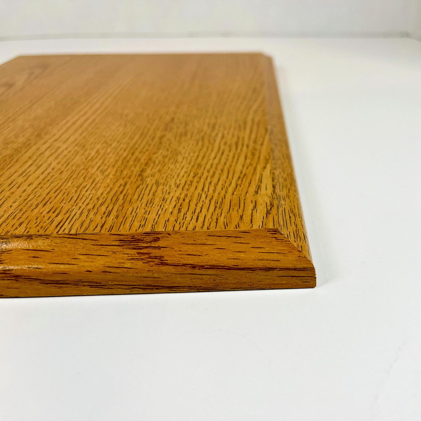 profile of oak plaque