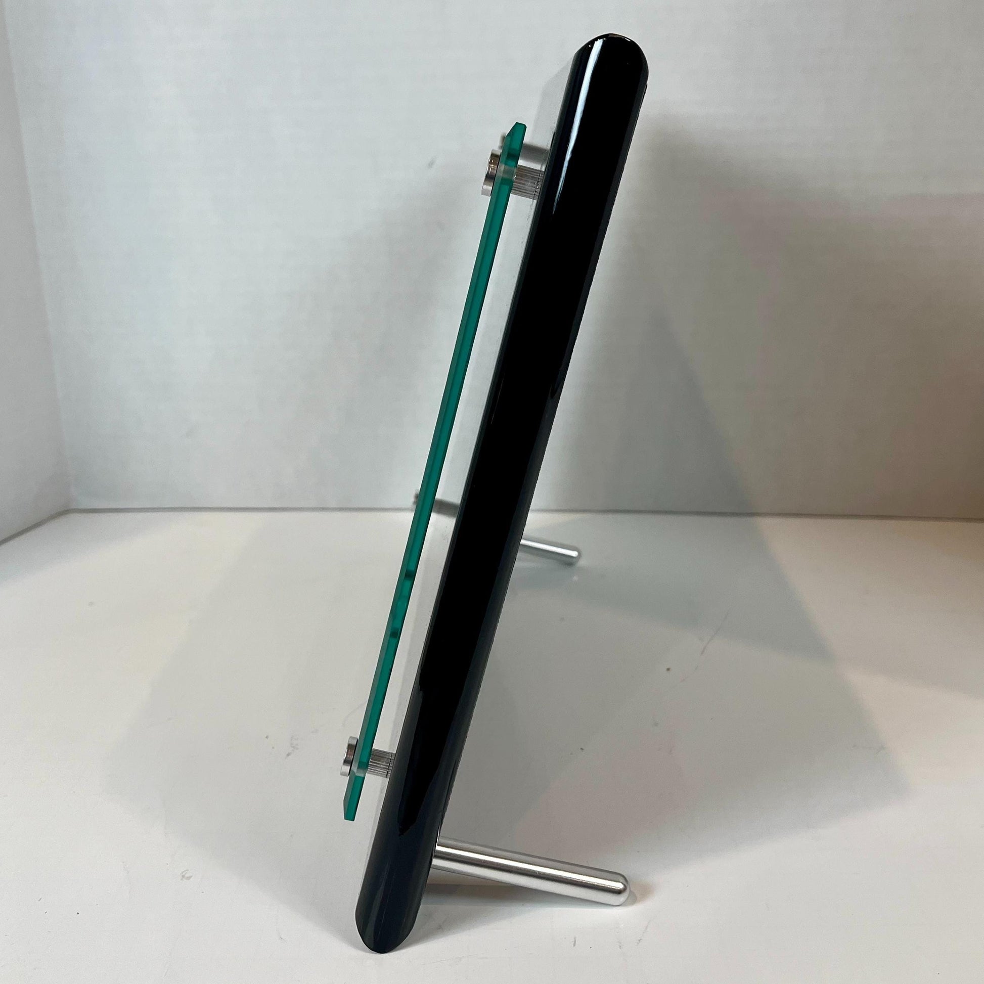 side view of floating glass plaque blank black